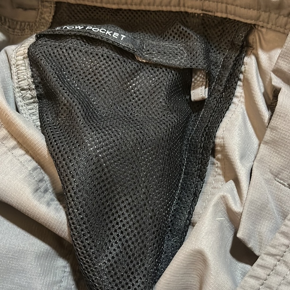 The North Face Lightweight Gray Cargo  Roll Up Into Capris Pants Size  4 - Picture 9 of 10